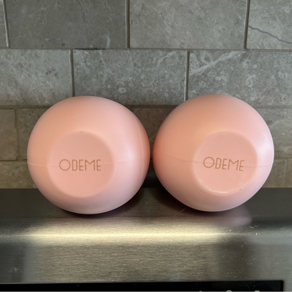 SET of TWO Silicone Wine Glasses - Picture 2 of 2